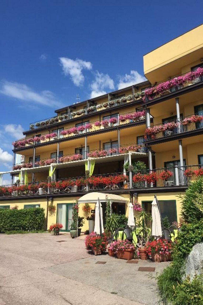 Ahg Riva Del Sole Hotel - Adults Only Moniga del Garda Eksteriør bilde
